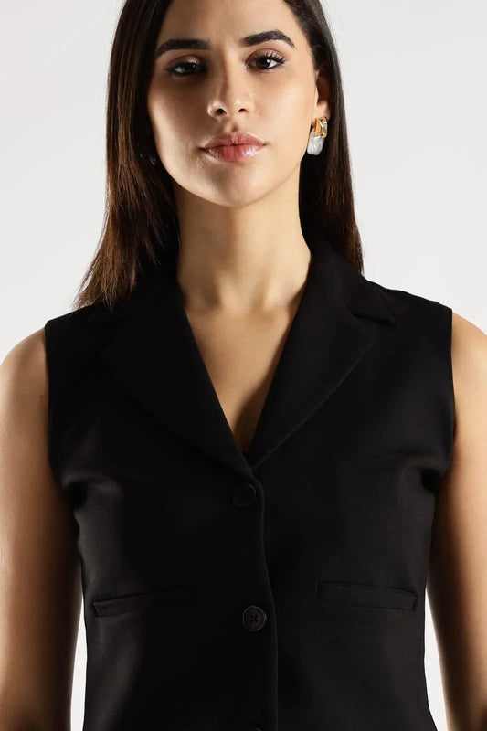 How Do You Choose a Premium HR Blazer That Works With Formal Trousers and Armani Trousers?
